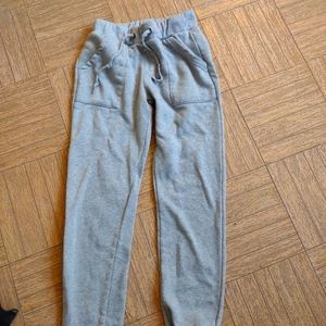 4 pairs of pants for 5$ each